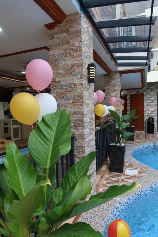 The Legacy Hotel Tayabas Екстериор снимка